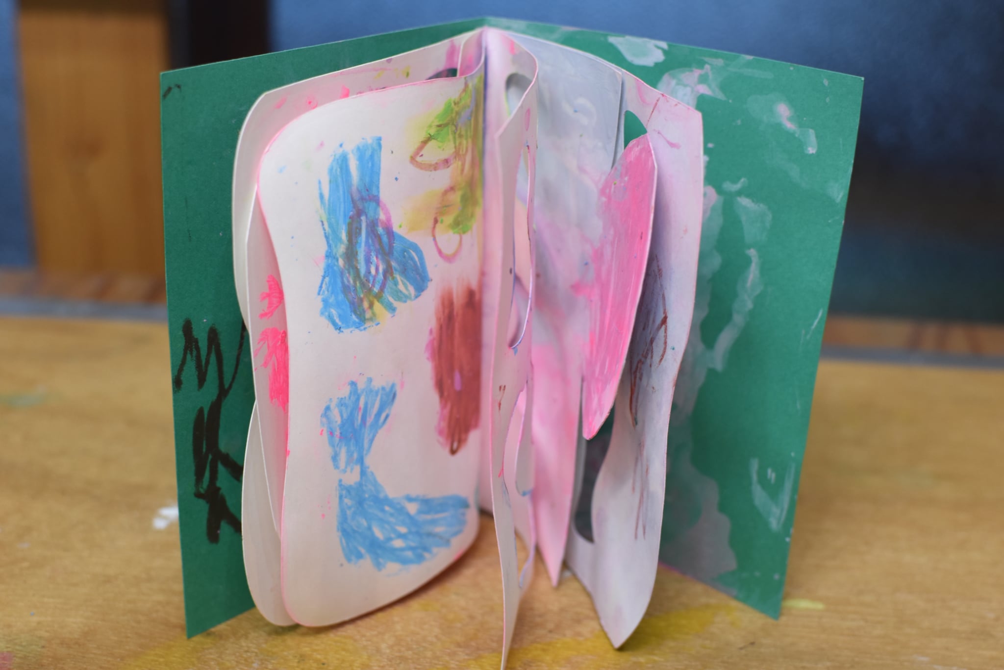 ワークショップ② 「ふしぎな本をつくってみよう!!」